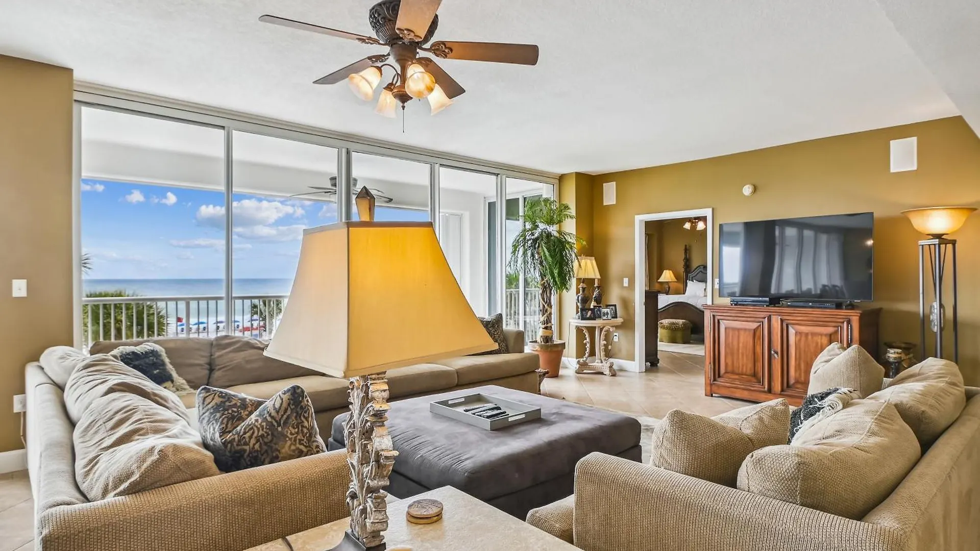 Oceania 204- By Holiday Isle Properties Destin Apartment