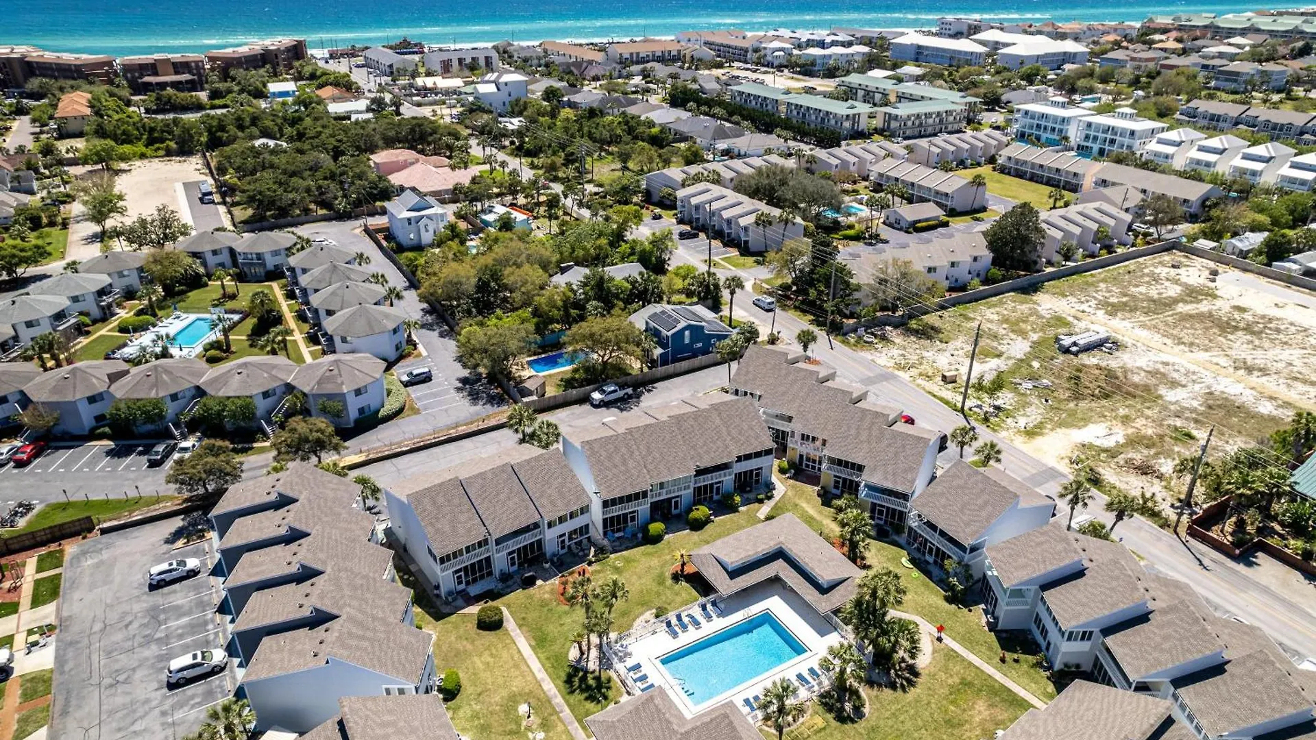 Oceania 204- By Holiday Isle Properties Destin Apartment